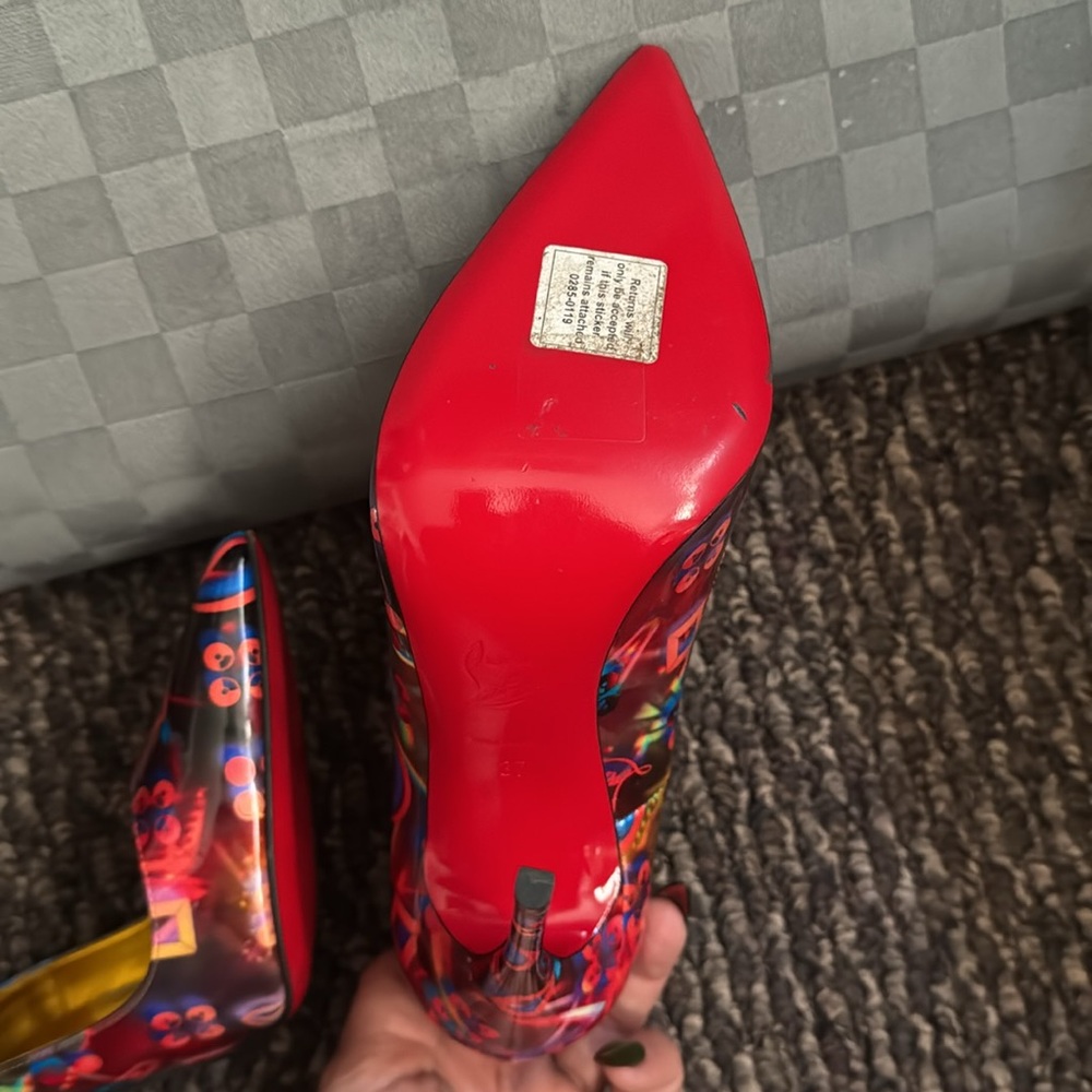 XXXSOLDXXX
🆑👠 So Kate Laser Disco - Picture 10 of 12